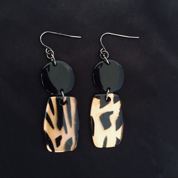 Jewelry - Tiger Print Drop Earrings